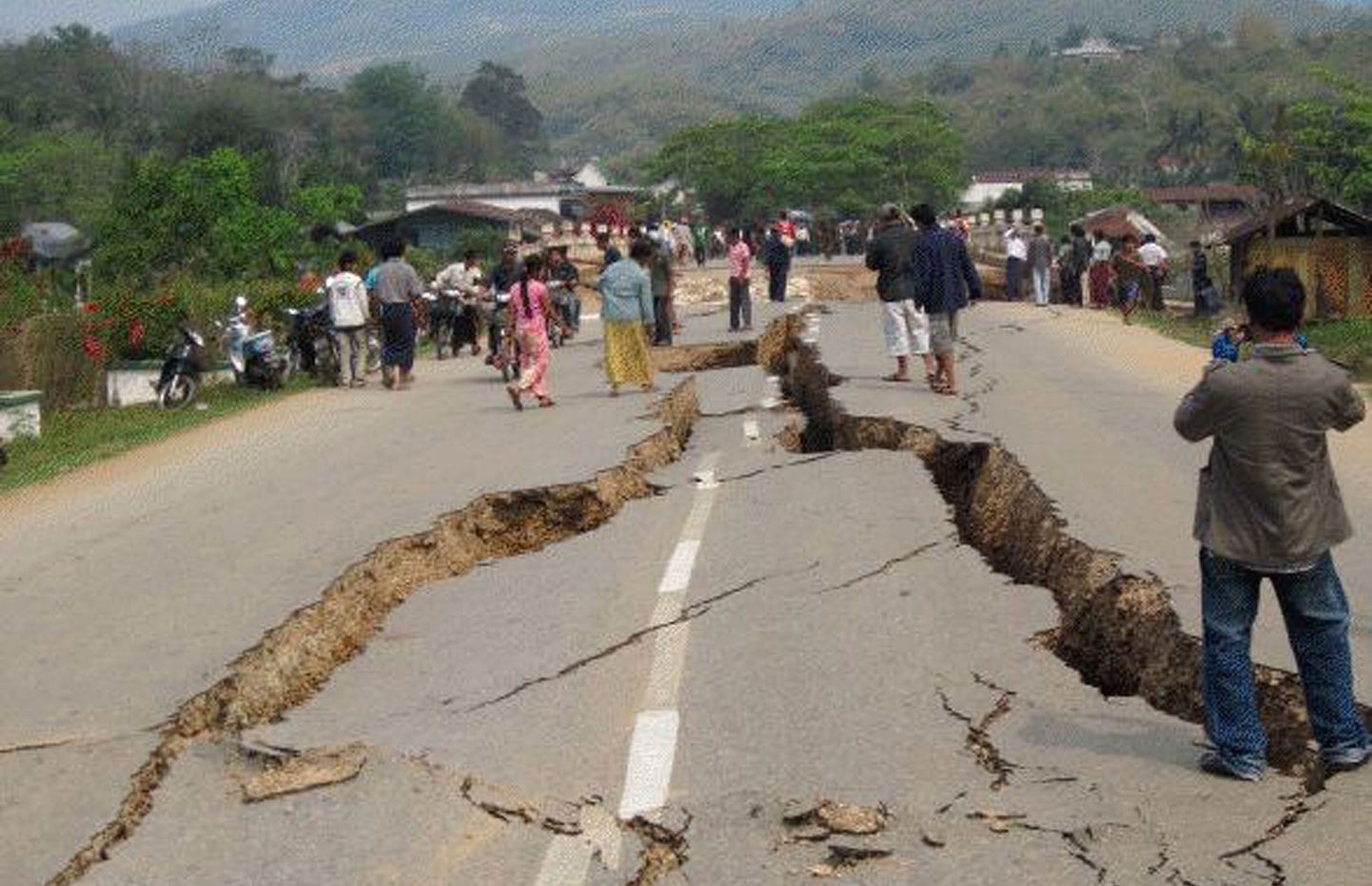 Последствия землетрясения в Мьянме.