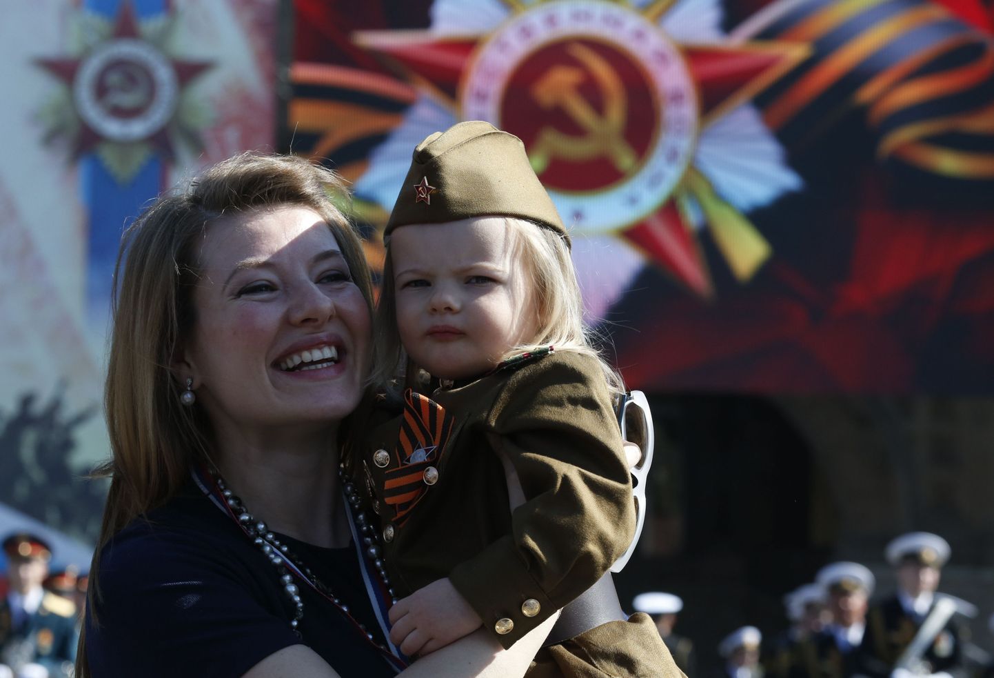 На Красной площади в Москве проходит парад в честь Дня Победы.