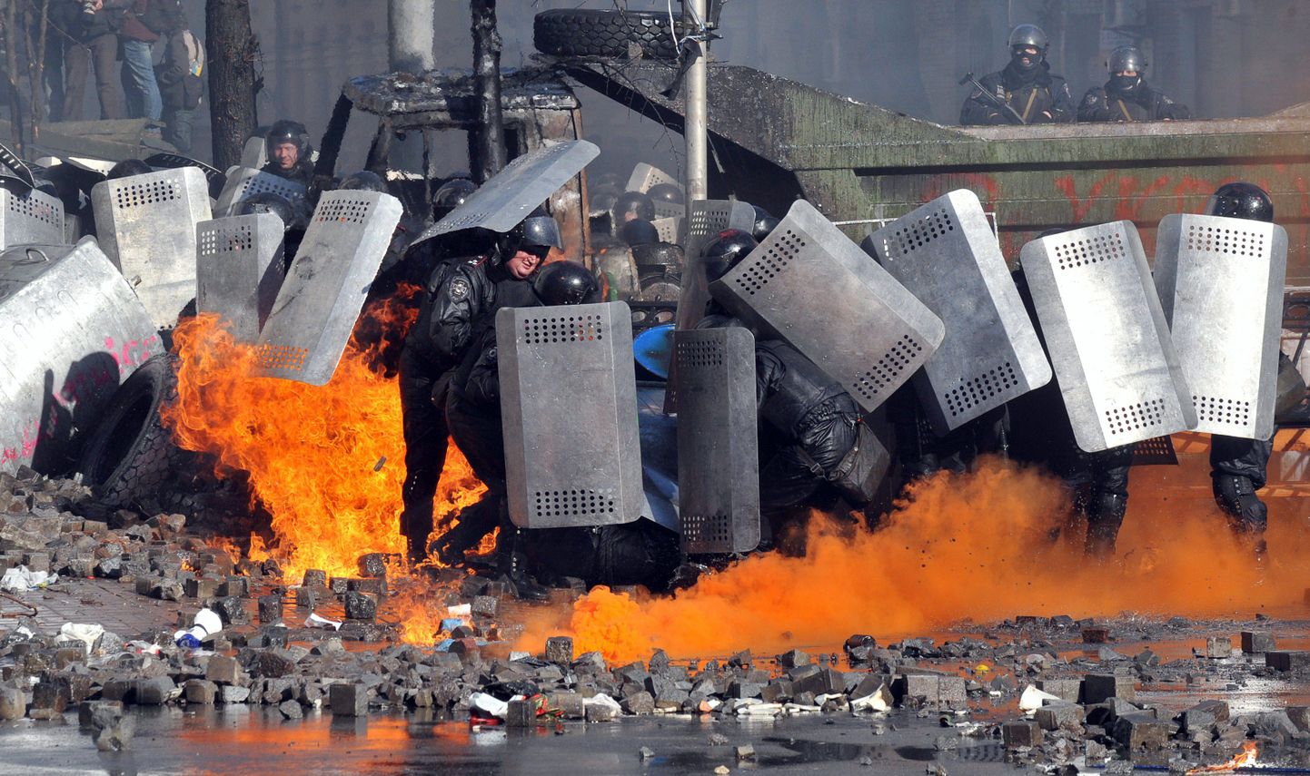 Беспорядки на улицах Киева.