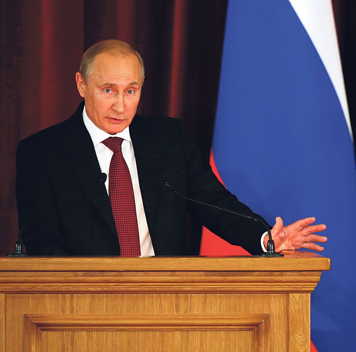 Vene president Vladimir Putin usalduslikul töökohtumisel Vene diplomaatidega.