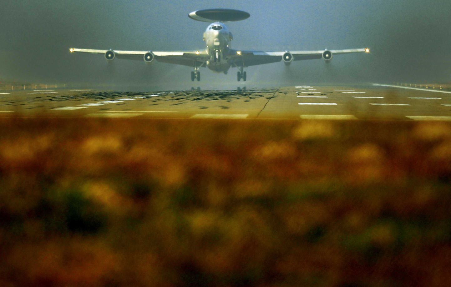 AWACS luurelennuk tõusmas Geilenkircheni baasist.