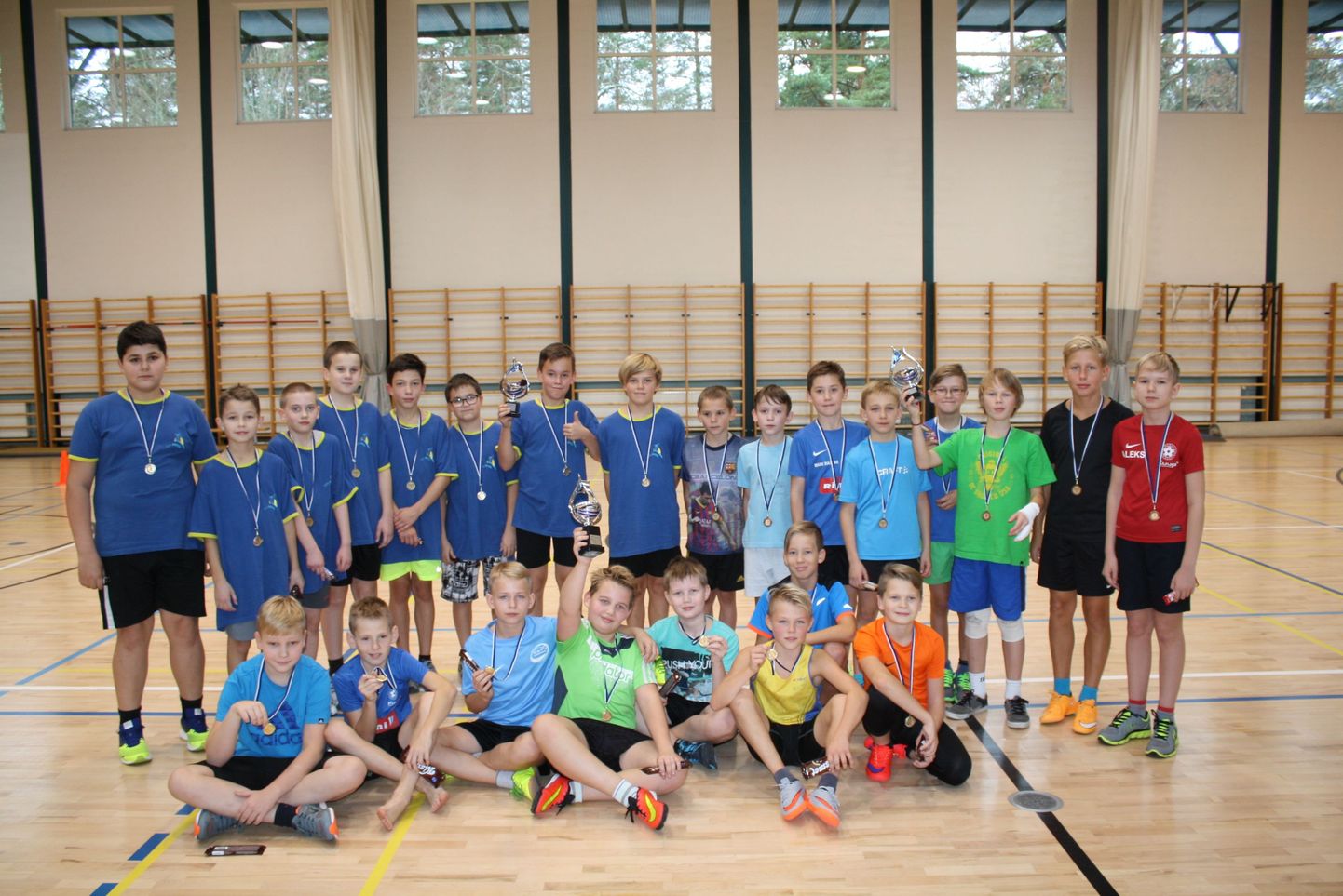 Poiste rahvastepalli karikavõistlusel moodustasid esikolmiku Tõrva gümnaasiumi, Valga põhikooli ning Otepää gümnaasiumi võistkond.