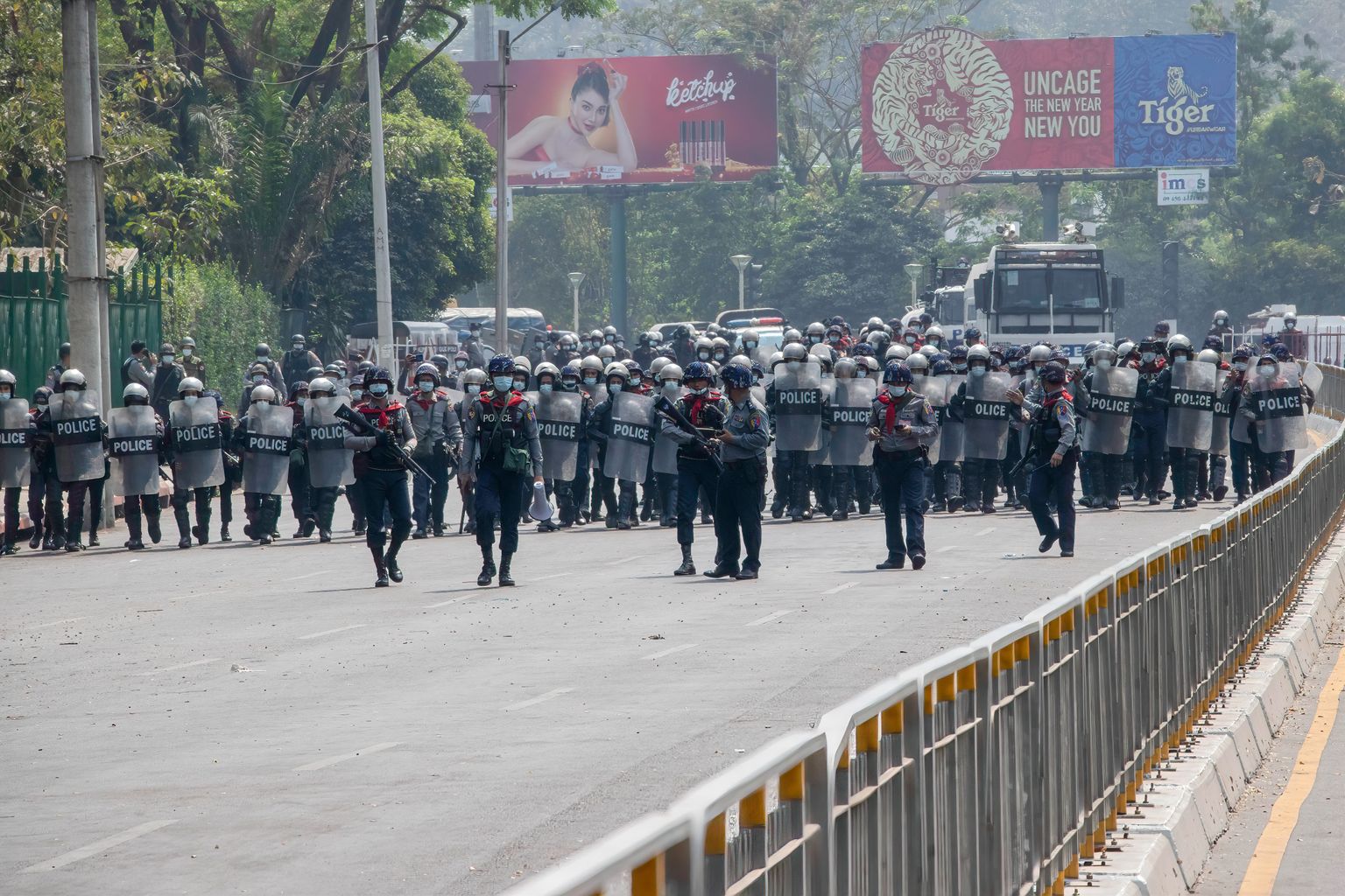 Politsei Yangonis.