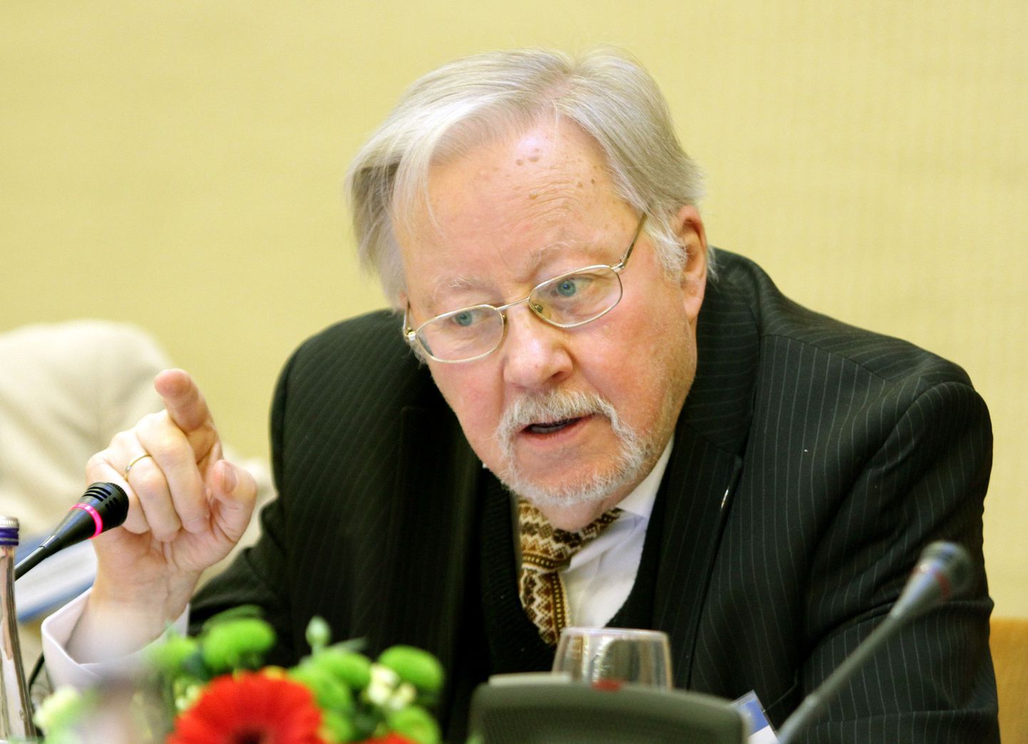 Vytautas Landsbergis, first post-communist Lithuania's president is pictured in Vilnius, Lithuania on March 10, 2015. A quarter-century after Lithuania's split from the Soviet Union, the architect of the Baltic state's independence Vytautas Landsbergis has warned that Russian President Vladimir Putin's brand of imperialism risks new wars in Europe.   AFP PHOTO / PETRAS MALUKAS