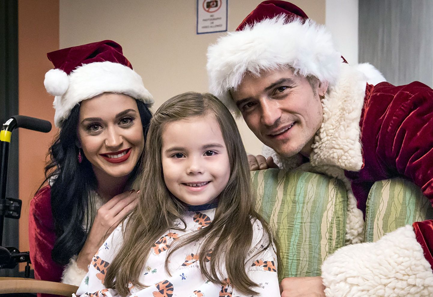 Katy Perry ja Orlando Bloom külastasid jõulude ajal haigeid lapsi