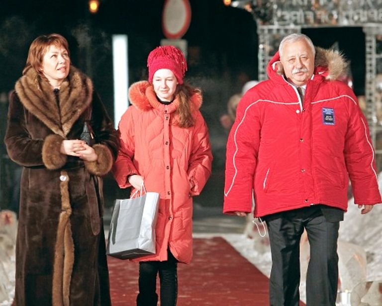 Леонид Якубович с женой Мариной и дочкой Варварой (2011 г.) 