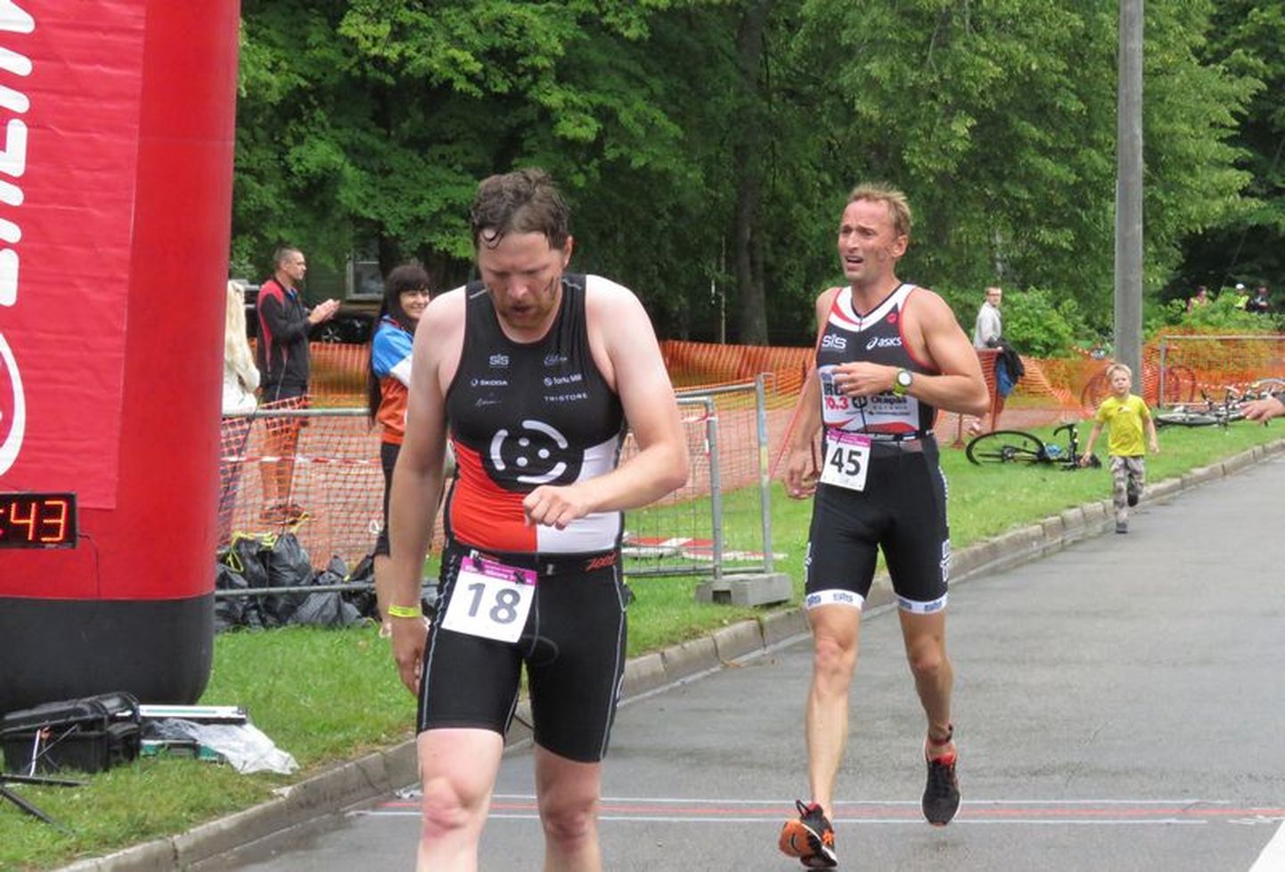 Esimene Saarde Atleedi osavõistlus toimus triatlonis, kus teiste seas võistles ka Märt Avandi (nr. 45).