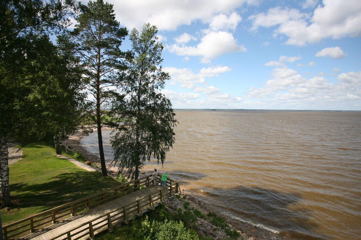 Võrtsjärve kaldal: siin tegutsevad limnoloogid ehk järveteadlased.