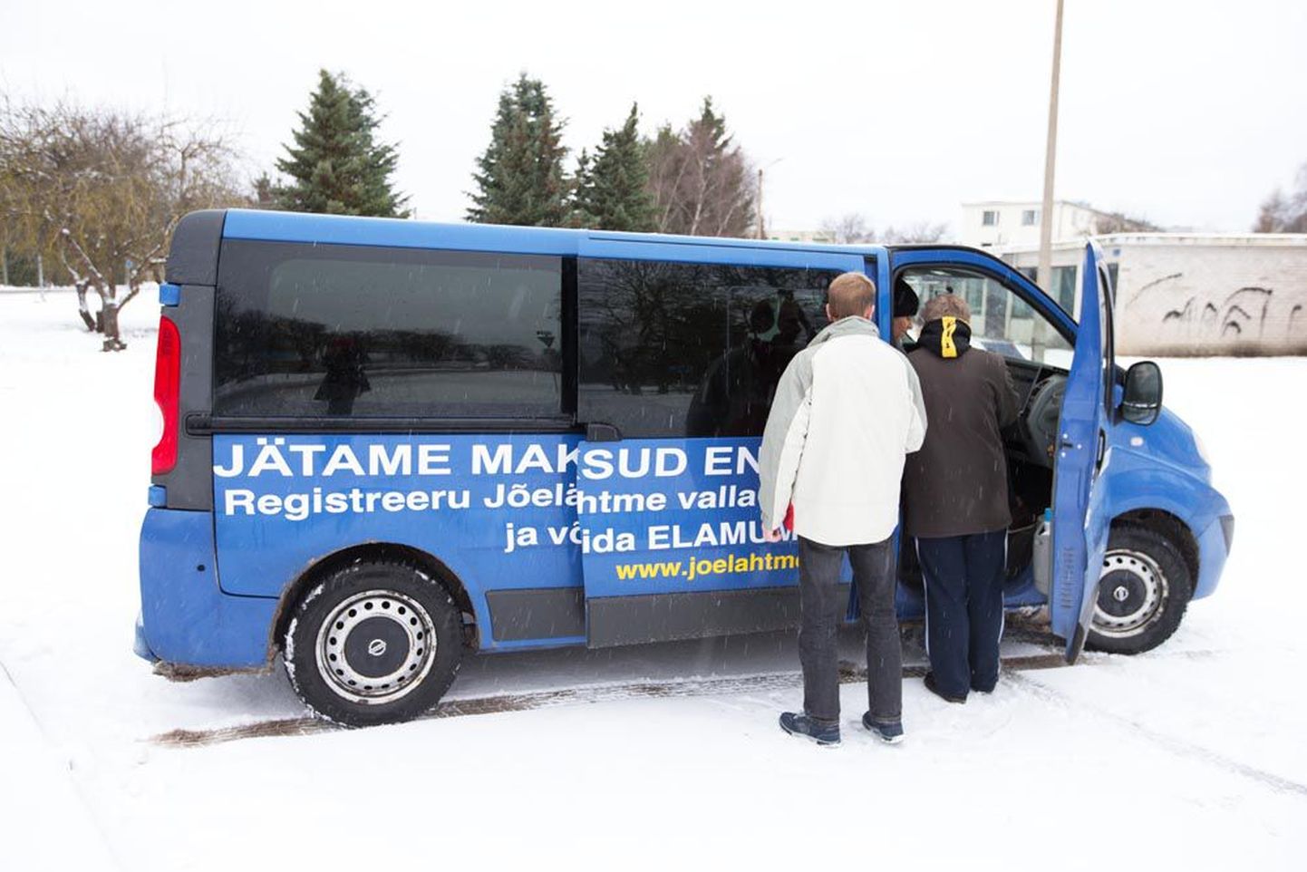 Eelmise aasta lõpus sõitis Jõelähtme vallas ringi vallavalitsuse buss, et inimesed saaksid end kerge vaevaga valla elanikuks registreerida.