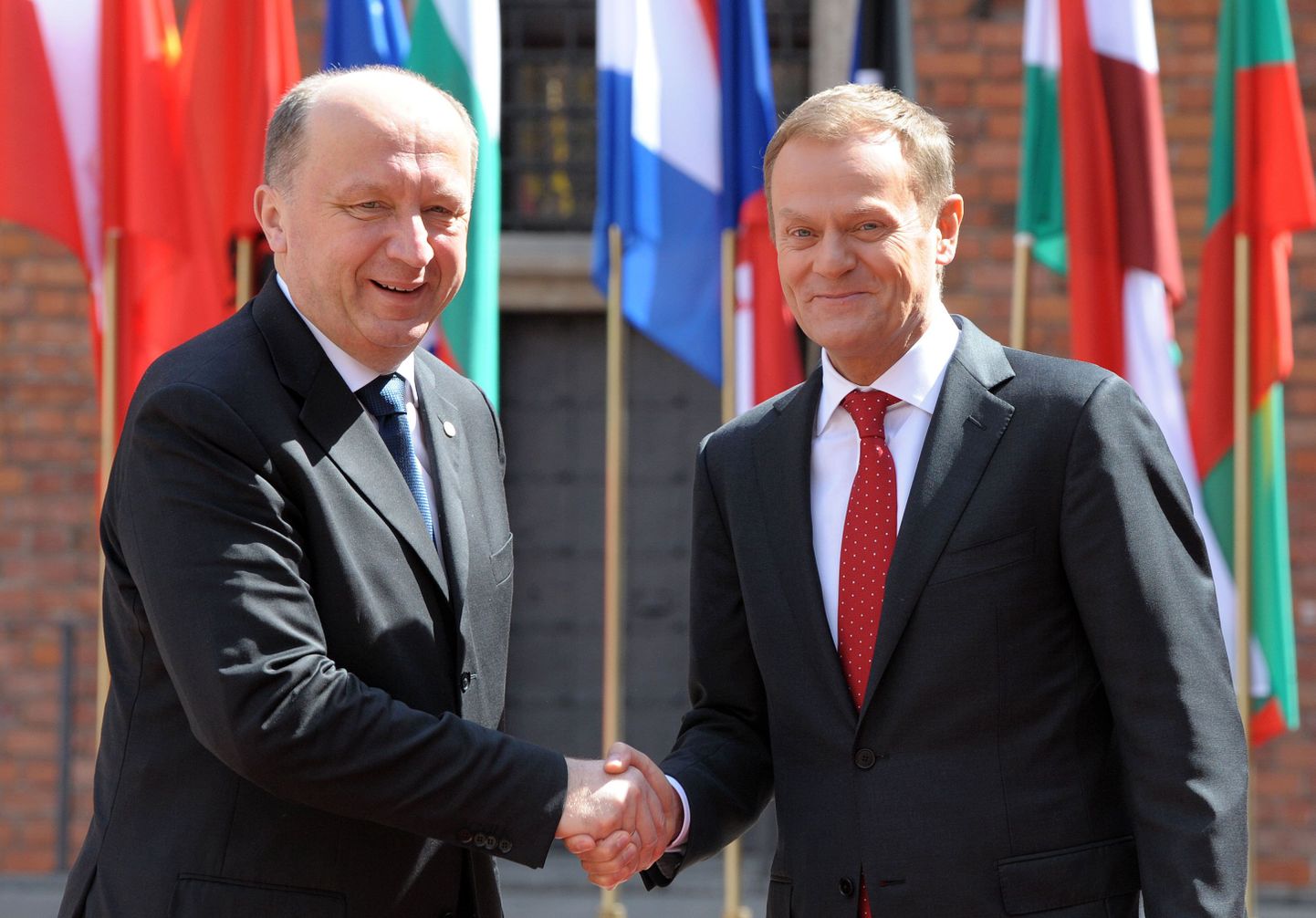 Leedu peaminister Andrius Kubilius (vasakul) koos Poola ametivenna Donald Tuskiga.