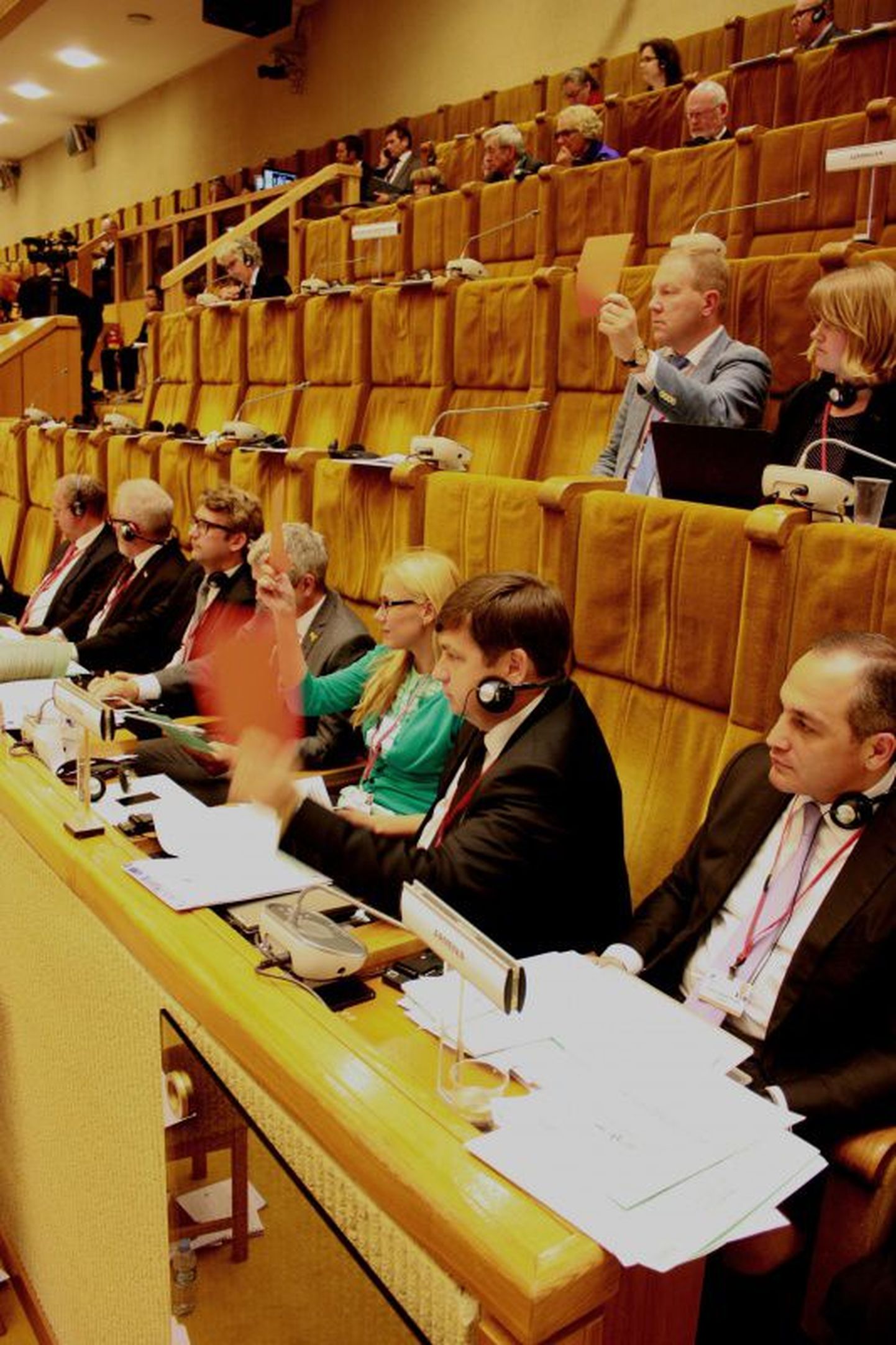 NATO Parlamentaarse Assamblee delegatsioon: Marko Mihkelson, Mati Raidma ja Kadri Simson