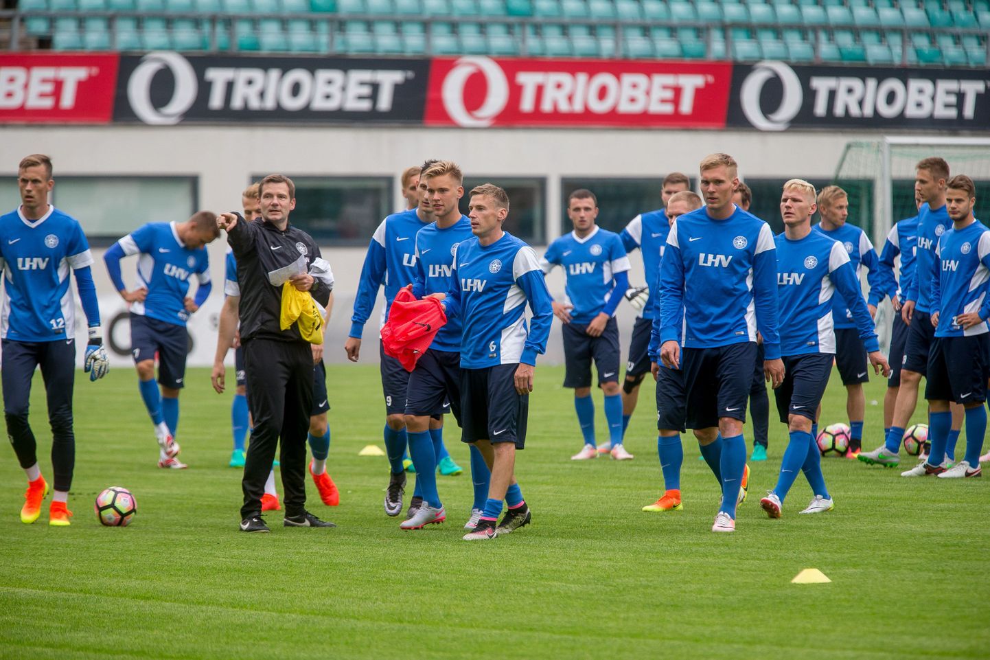 Eesti jalgpallikoondise treening.