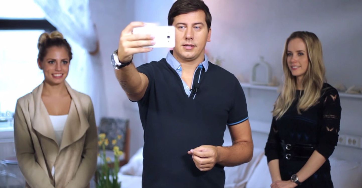 Ardo Kaljuvee näitab, kuidas sõpradega koos selfie't teha