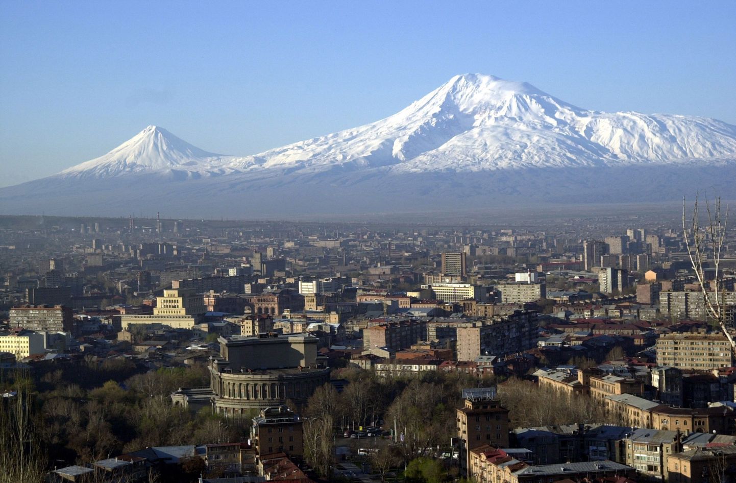 Vaade Armeenia pealinnale Jerevanile. Taga paistab Ararati mägi.