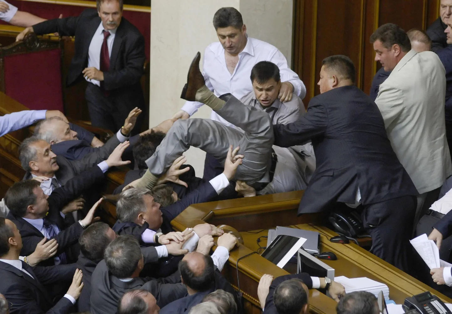 Kähmlus Ukraina parlamendis