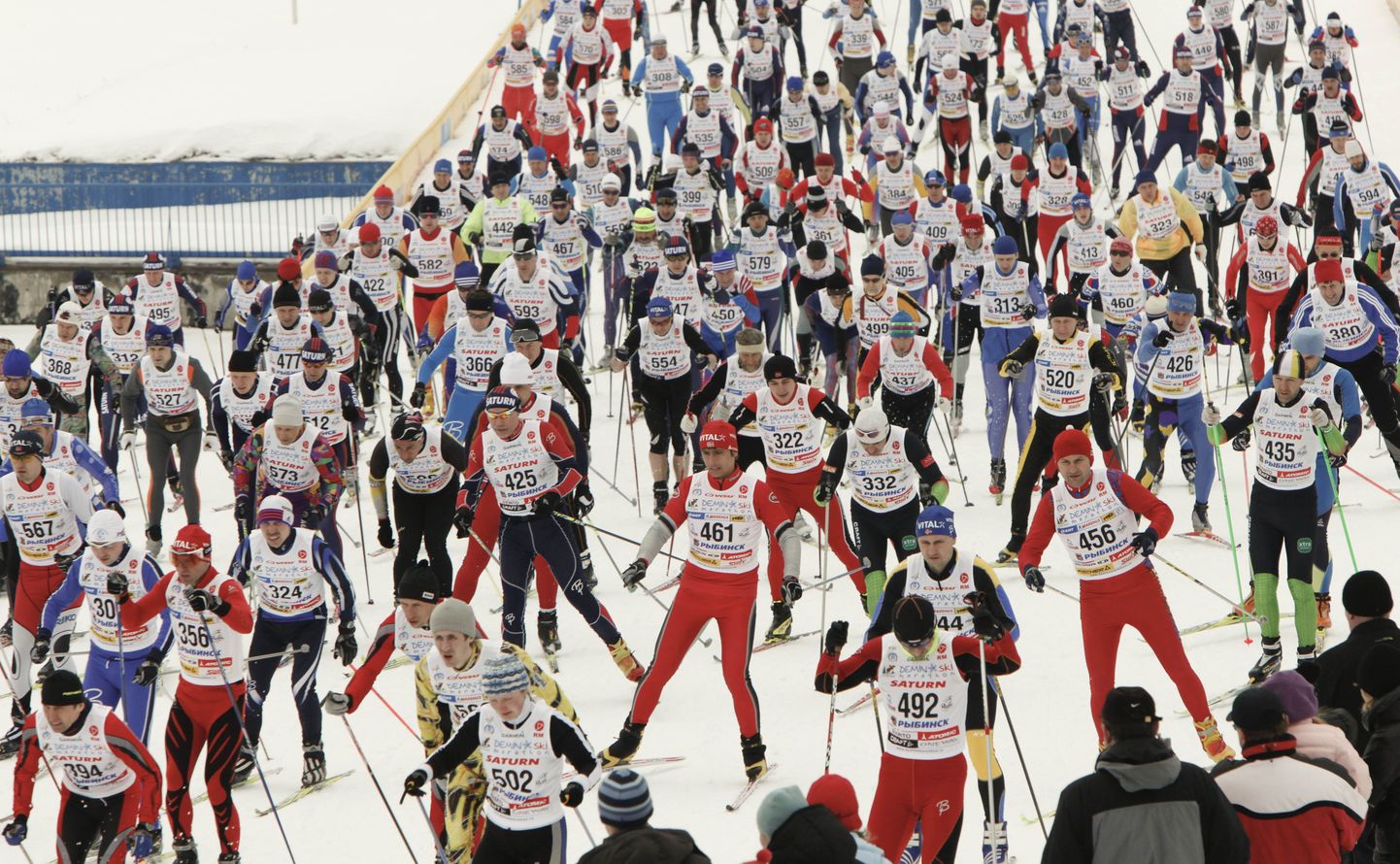 Suusatajad mullusel Demino Skimarathonil Venemaal.