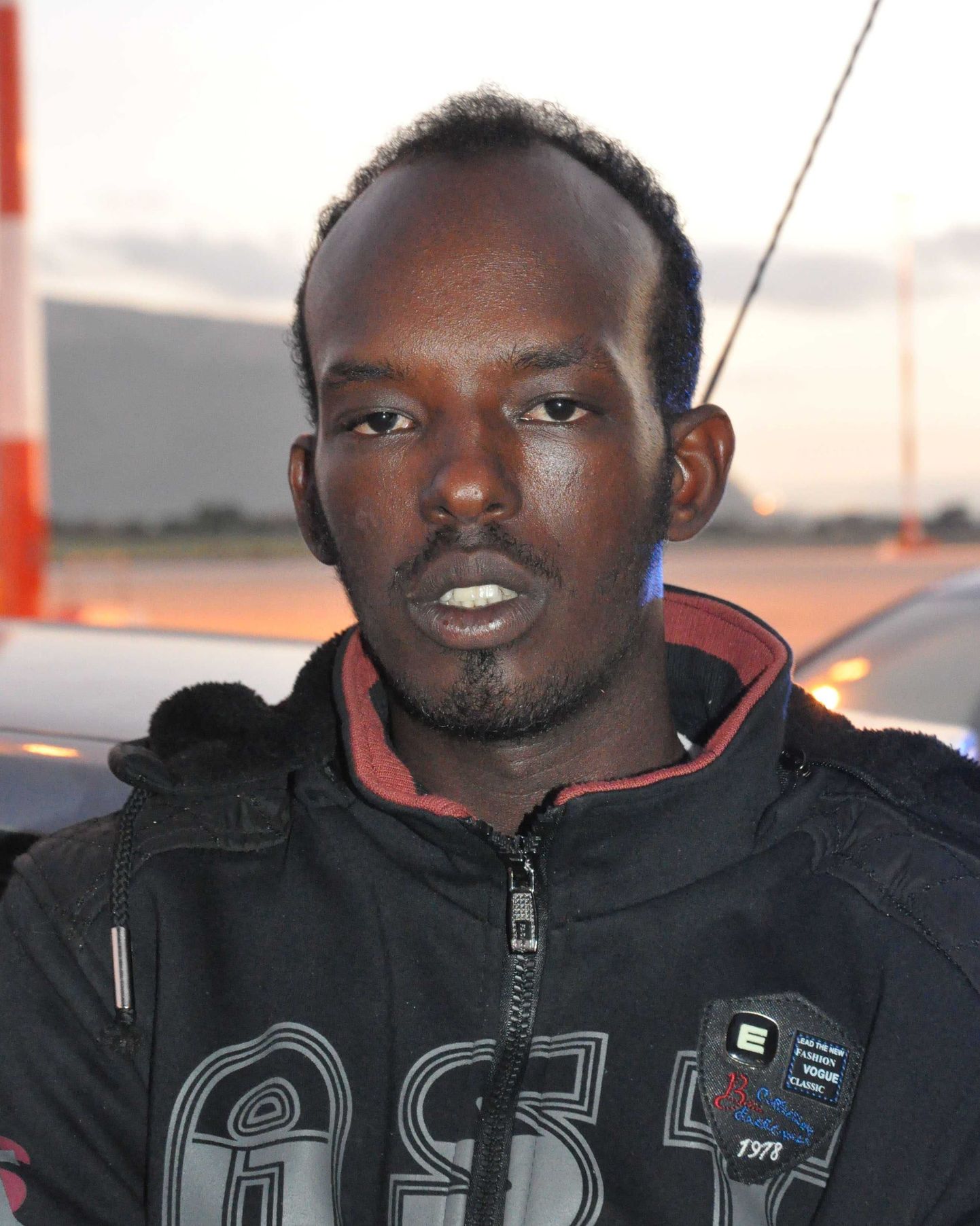 Inimröövides, vägistamistes, inimkaubitsemises ja ebaseaduslikule migratsioonile kaasaaitamises süüdistatuna vahistatud somaallane Mouhamud Elmi Muhidin.