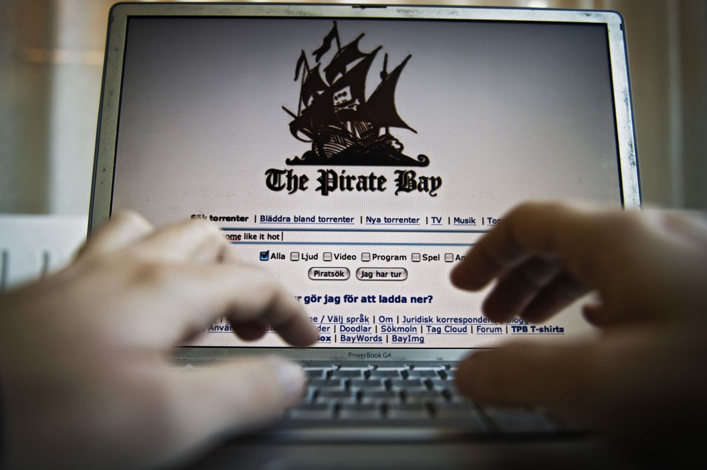 Failivahetusportaali Pirate Bay asutajad on Rootsis kohtu all.