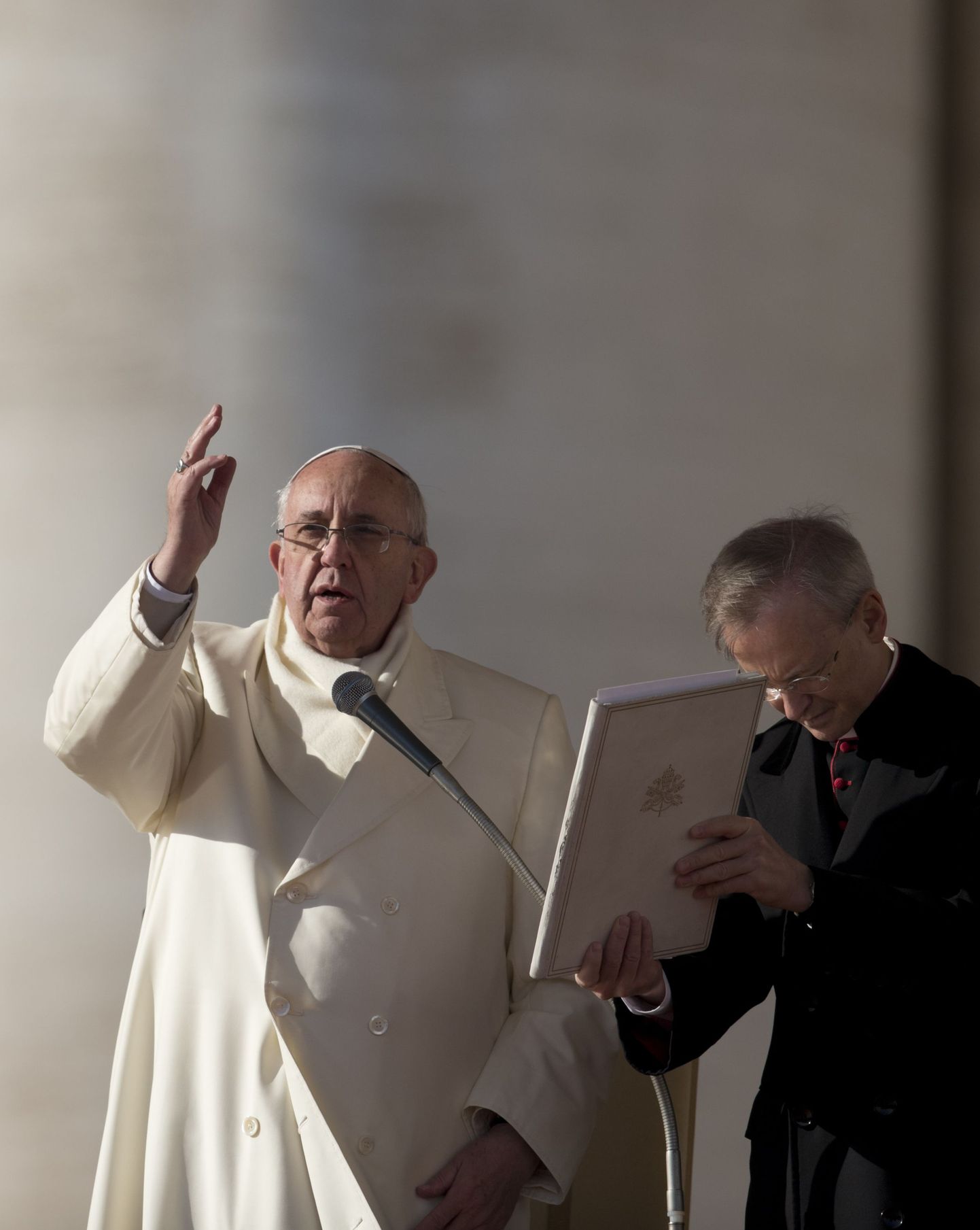 Ajakiri Time valis paavst Franciscuse aasta inimeseks.