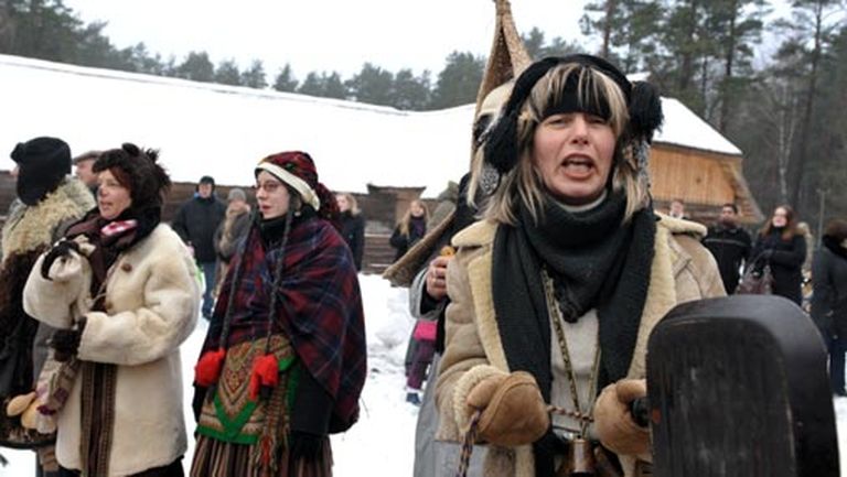 Folkloras draugu kopa "Skandinieki" piedalās ziemas saulgriežu pasākumā