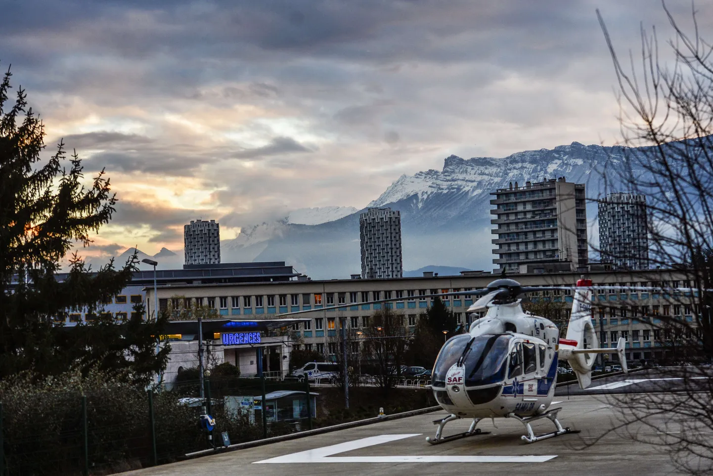 Helikopter, mis toimetas Michael Schumacheri Grenoble'i haiglasse