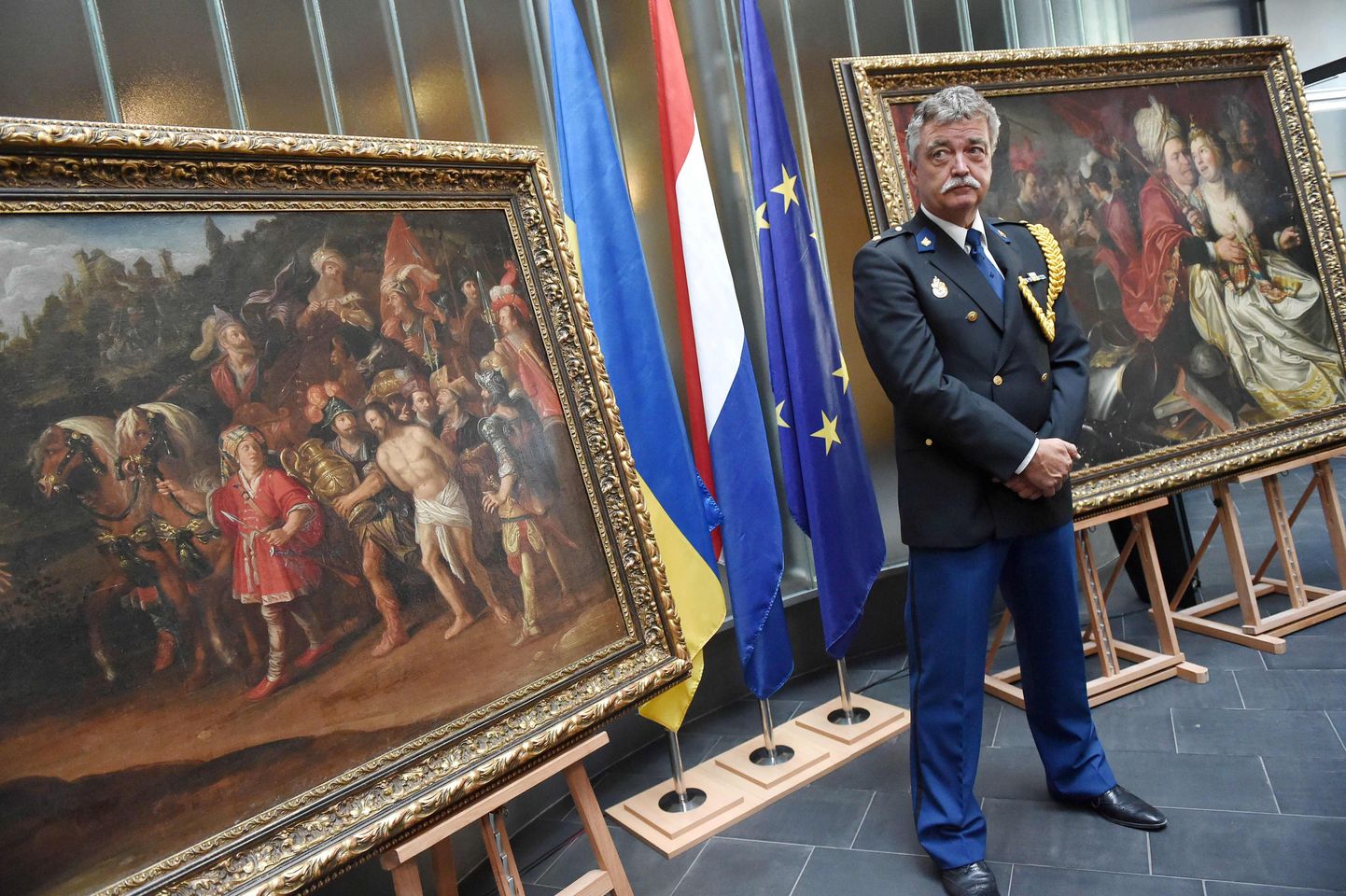 Hollandi ametnik üleantud taieste juures.