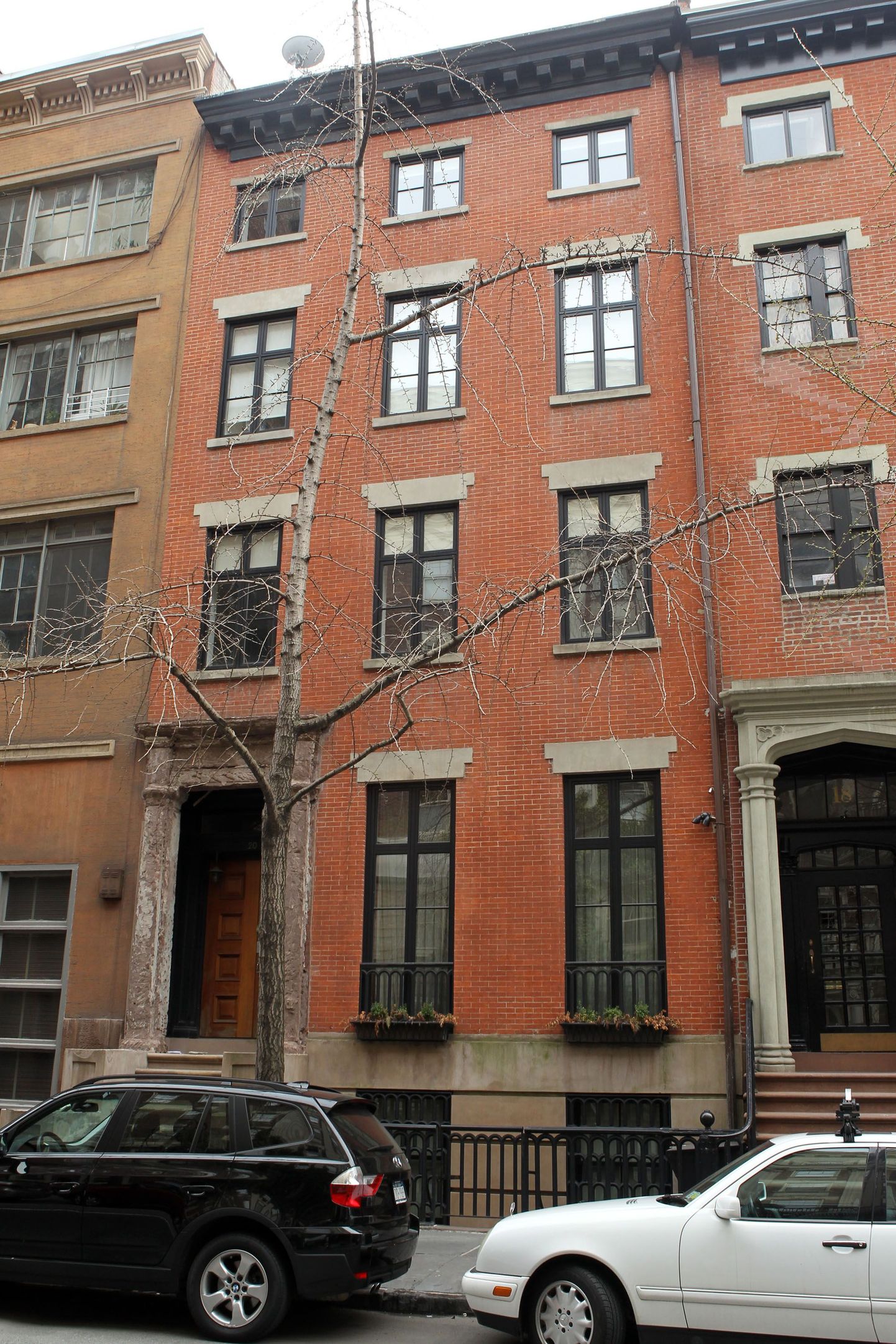 Sarah Jessica Parkeri ja tema abikaasa maja East 10th Street Greenwich Village, New York City's aprillis 2011.
