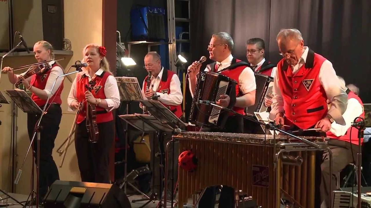 Kontserdimajas annab kontserdi Vörå Spelmansklubb Soomest.