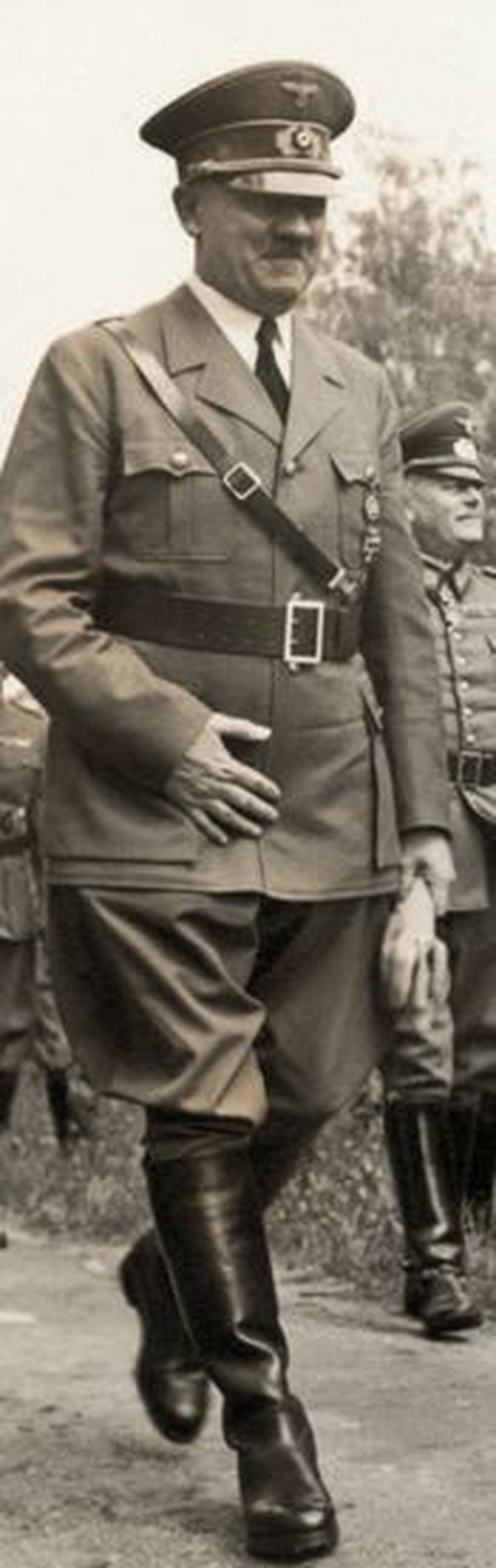 Belgias tekitas protesti reisisaate reklaam, milles kujutatai poolalasti Hitlerit. Fotol Adolf Hitler 1942. aastal
