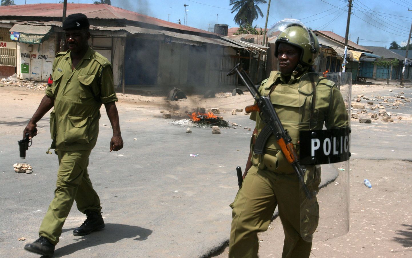Tansaania märulipolitseinikud Dar es Salaamis mullu hilissügisel, kui olukord riigis oli väga pingeline.