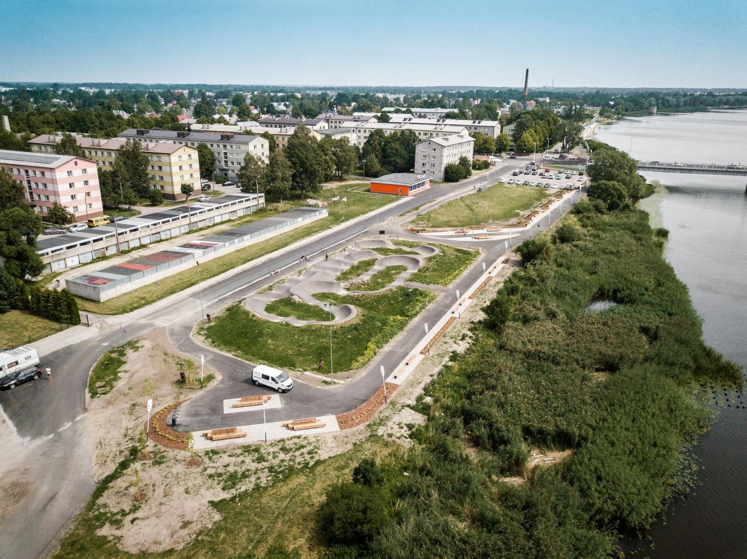 Pärnu kaasava eelarve toel on Kesklinna silla lähistel valminud trikirada.