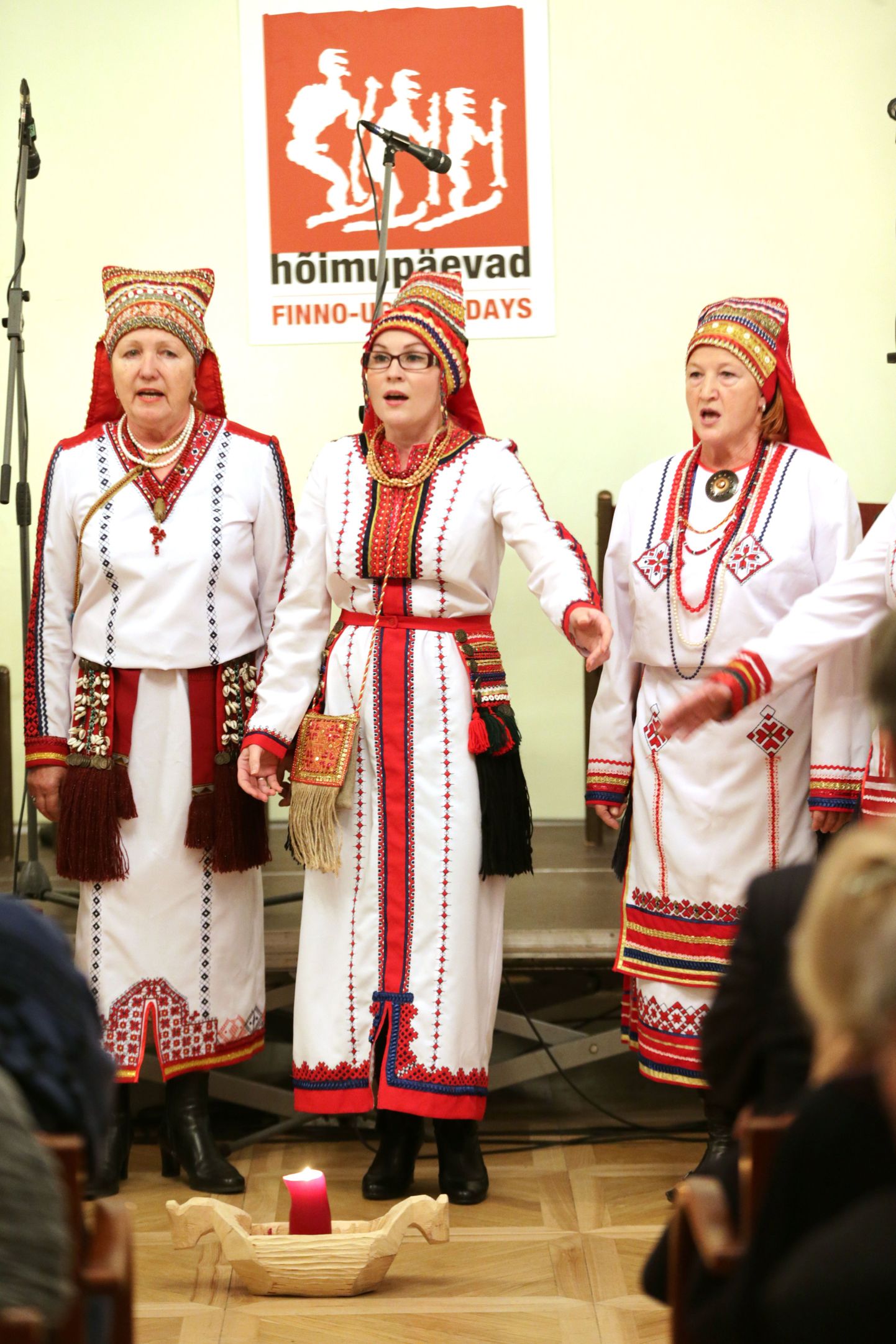 Tallinna ersade ansambel Kilenje 25. hõimupäevade lõppkontserdil.