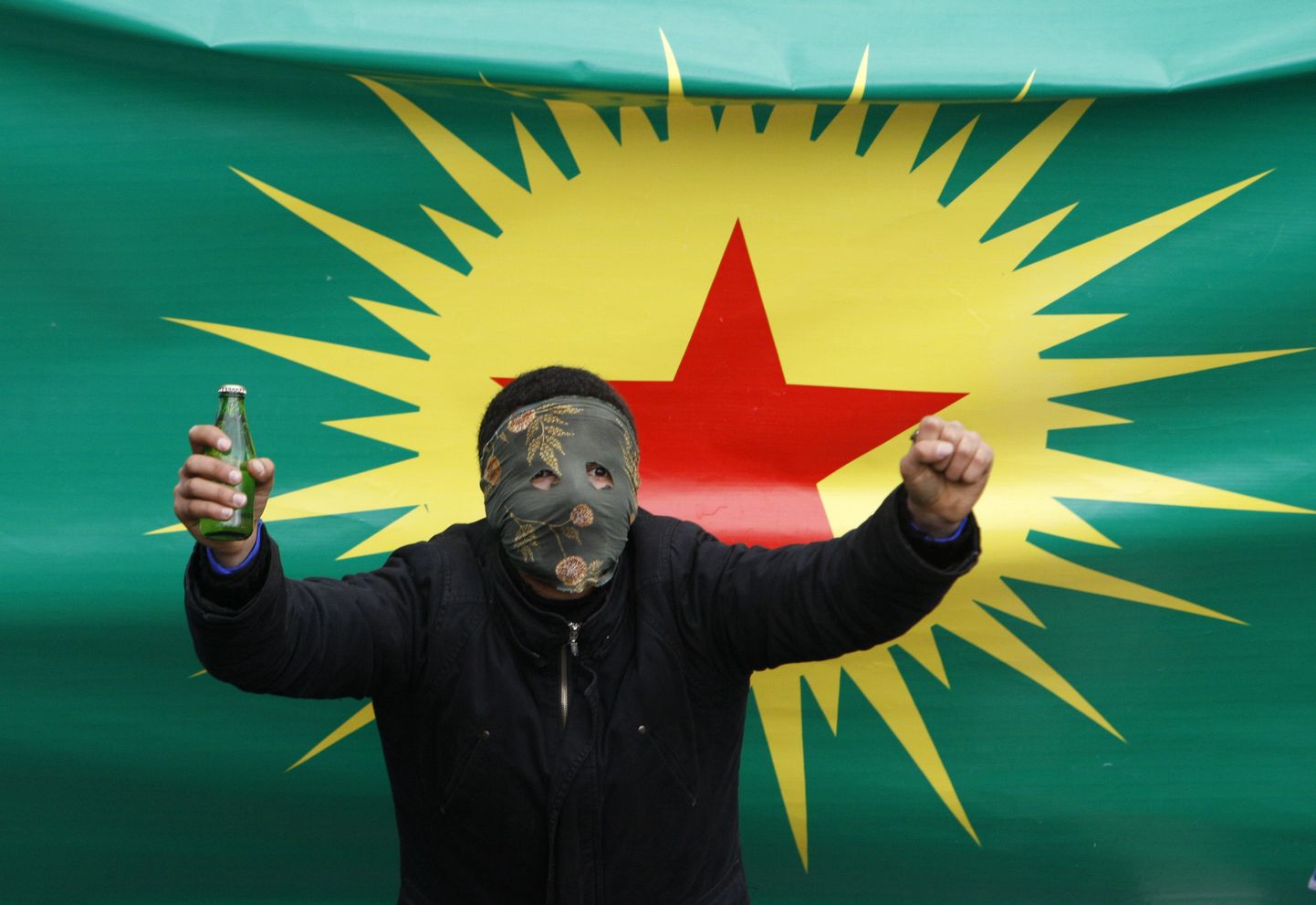 Kurdistani Tööpartei toetaja.