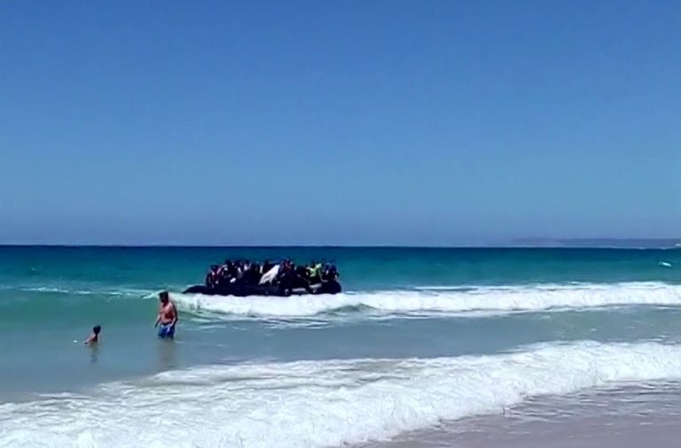 Aafrika illegaalid Hispaania Cadizi rannal
