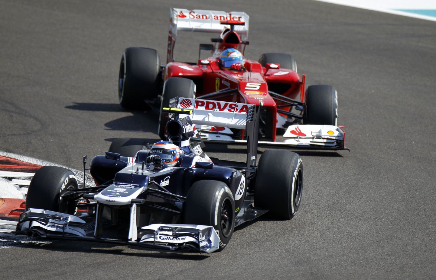 Valtteri Bottas kihutamas eelmise aasta Hispaania GP esimesel vabatreeningul.