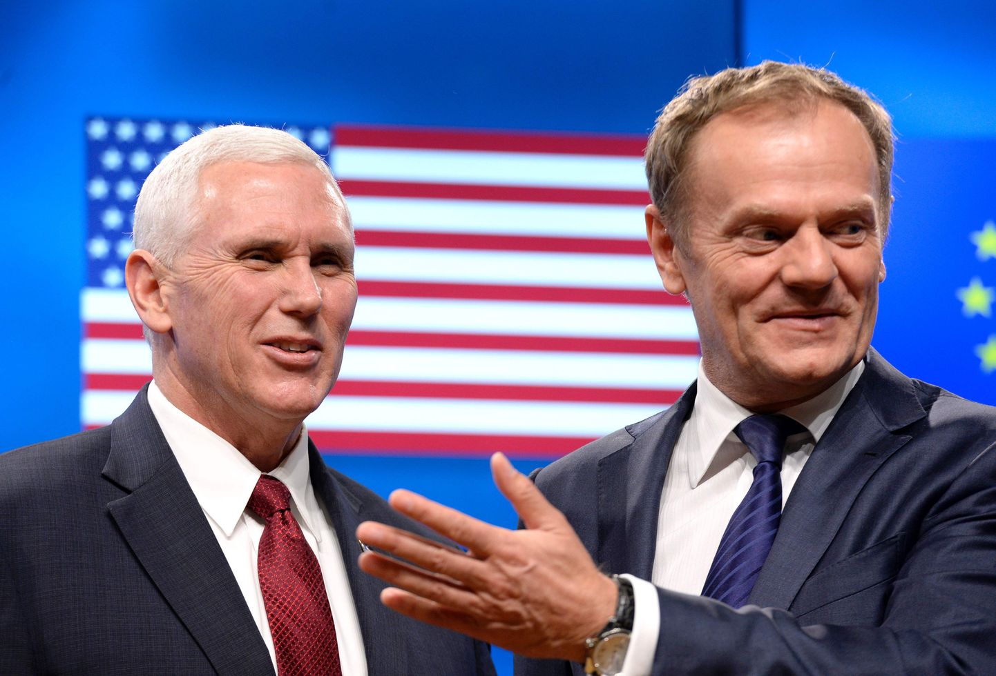 Mike Pence (vasakul) ja Donald Tusk.