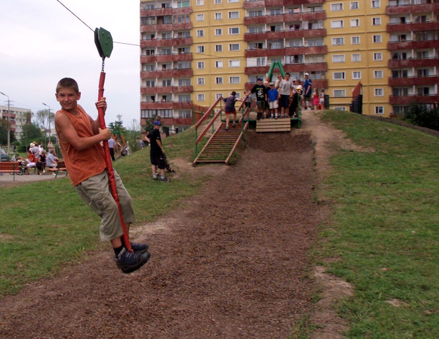 Linnavalitsus tahab uuendada Kaunase puiesteel asuvat laste mänguväljakut.