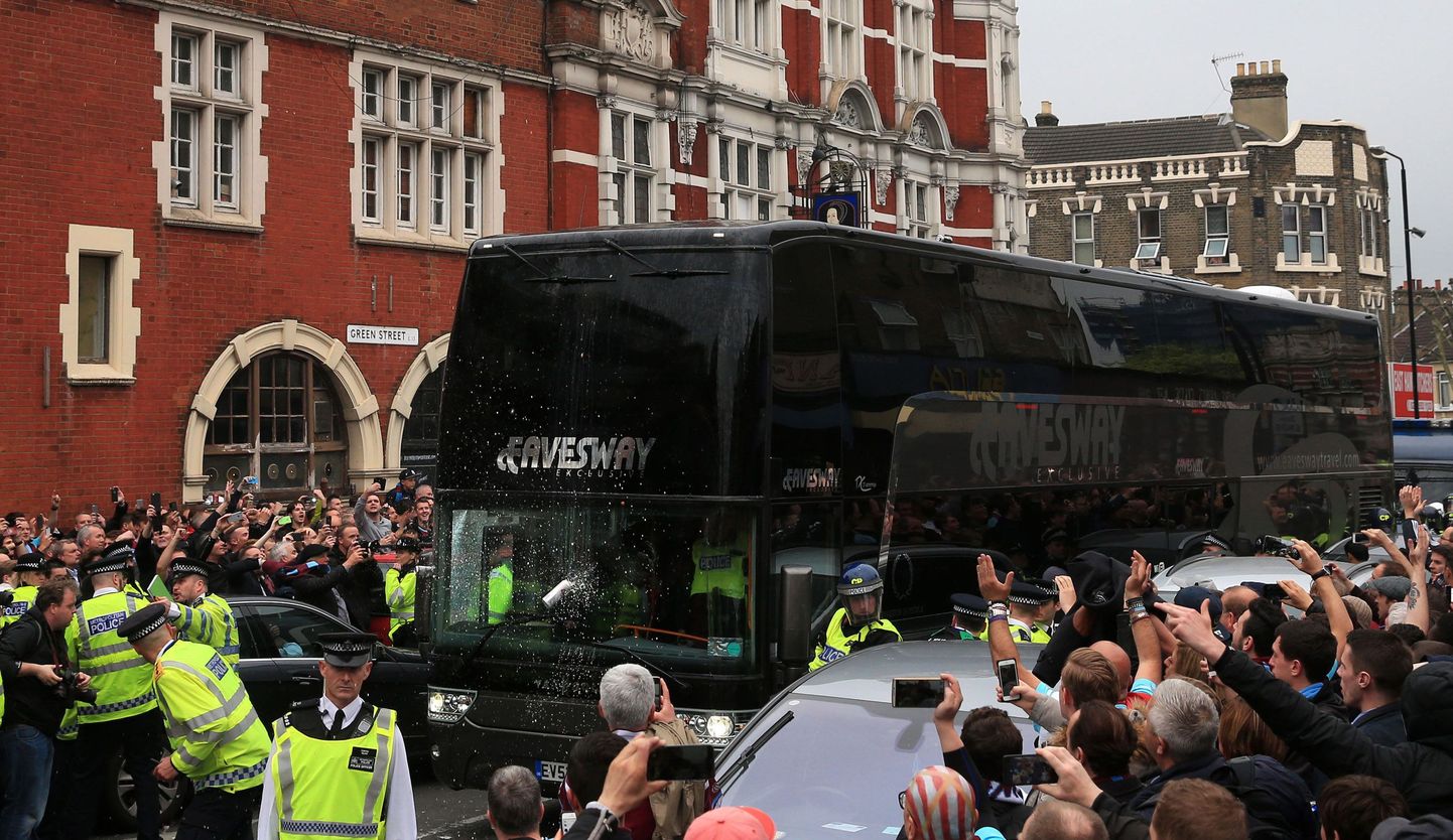 Manchester Unitedi buss rünnaku all