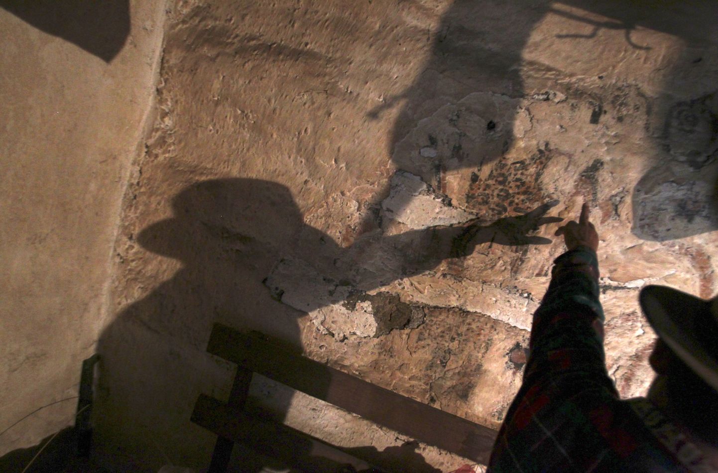 Hiinast leiti hästi säilinud seinamaalingutega hauakamber