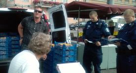 Infamous mushroom seller attacks people in Tallinn marketplace