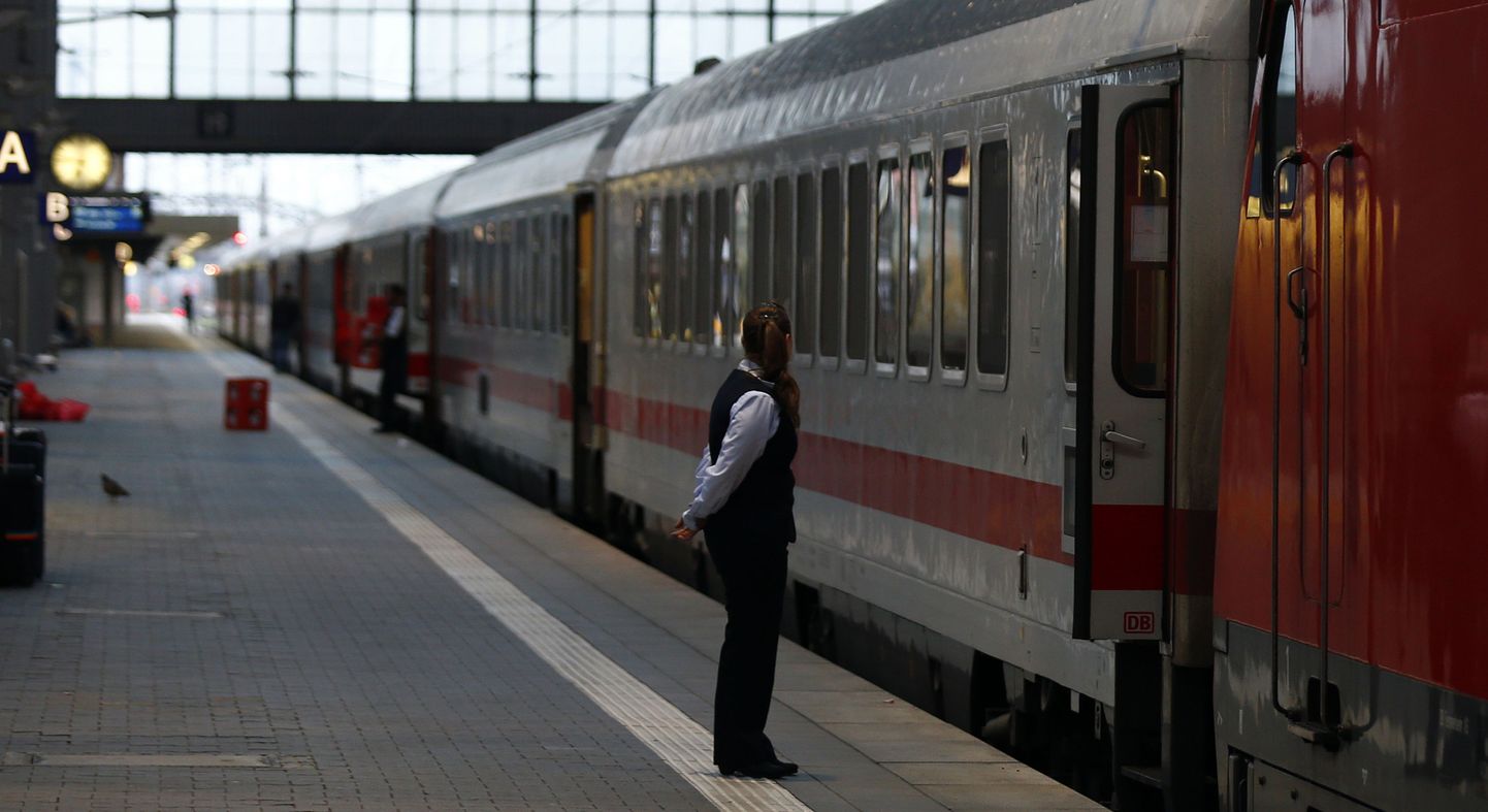 Saksa reisirongifirma Deutsche Bahn'i rong.