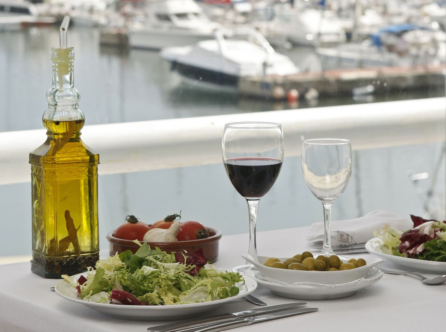 Maailmarändur Dan Buettner hindab kõrgelt Sardiinia toidulauda, millelt ei puudu punane vein, juust ja köögiviljad.