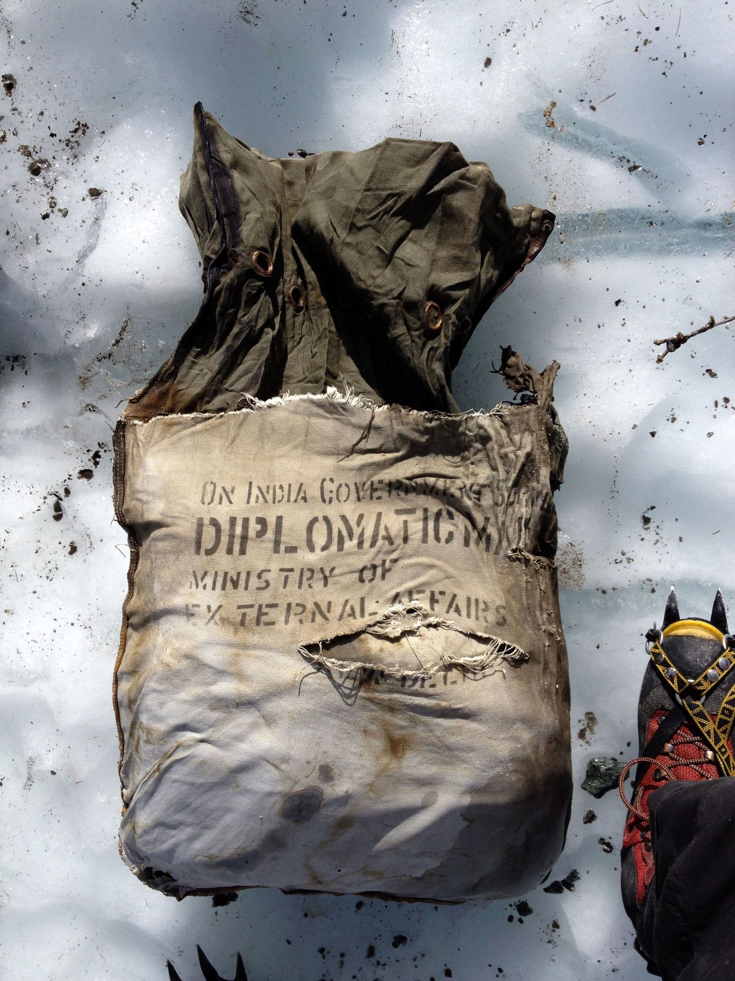 Mont Blancilt leiti 46 aastat tagasi kadunud diplomaatilise posti kott