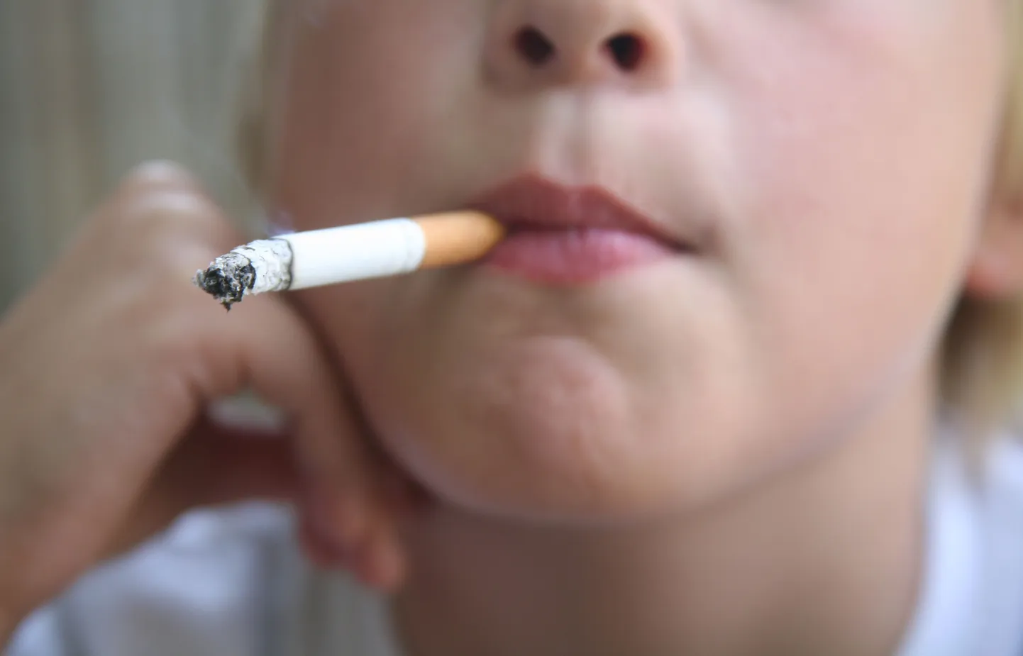 Eesti lapsed teevad suitsuga tutvust väga noorelt.
