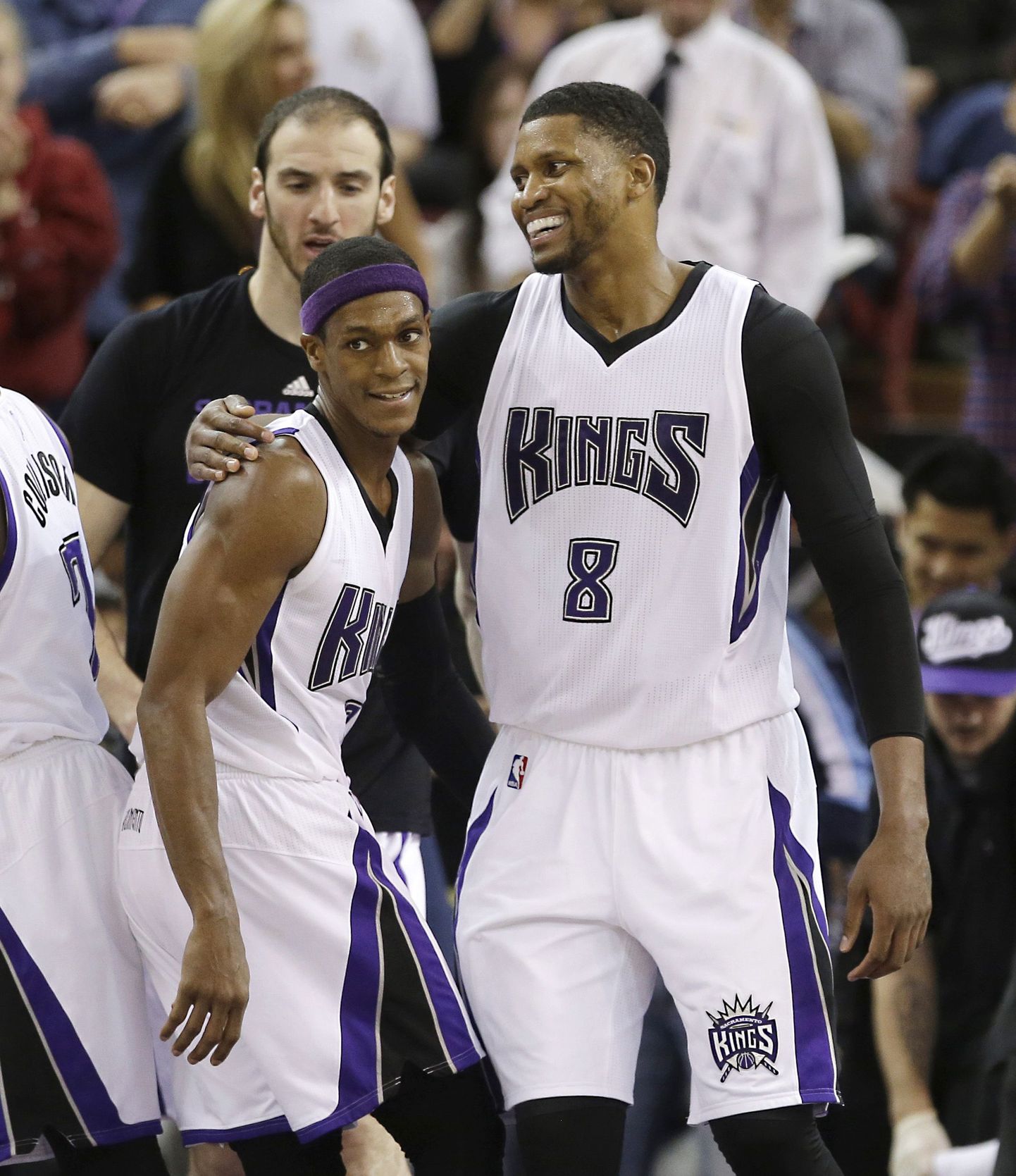Sacramento Kings lustis NBAs New York Knicksi vastu. Fotol Rajon Rondo (vasakul) ja Rudy Gay.