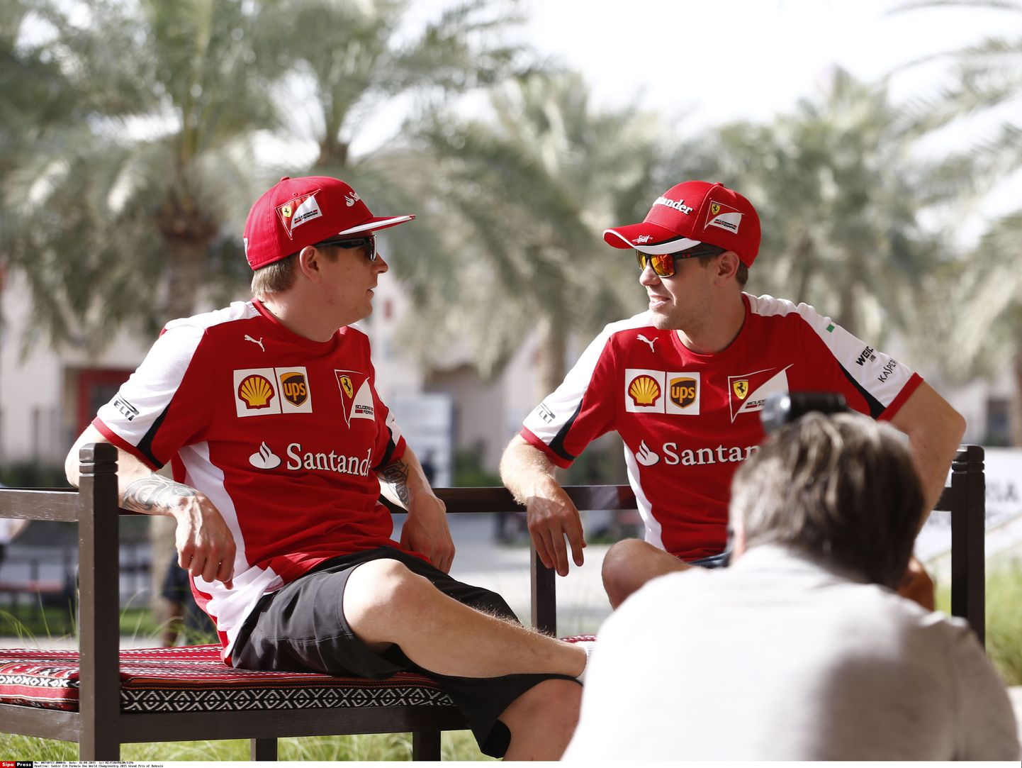 Kimi Räikkönen (vasakul) ja Sebastian Vettel Bahreinis