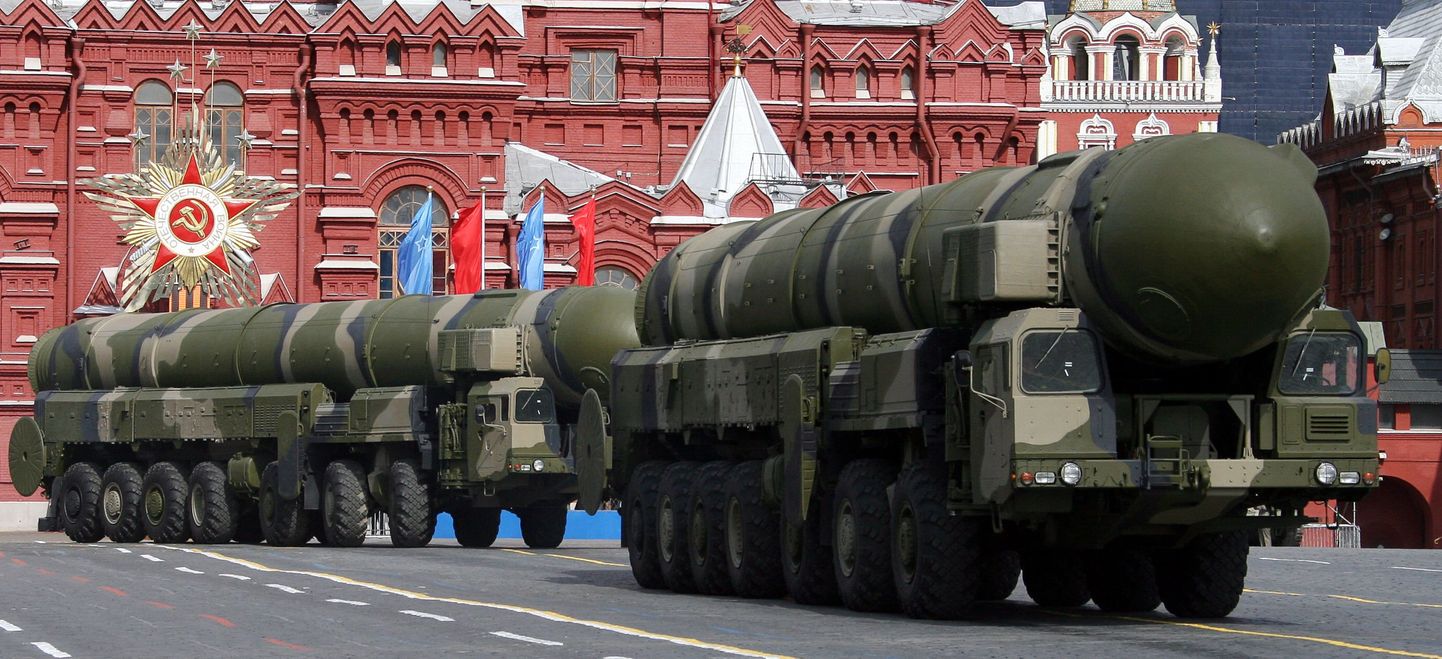 Российские ракеты на Красной площади.