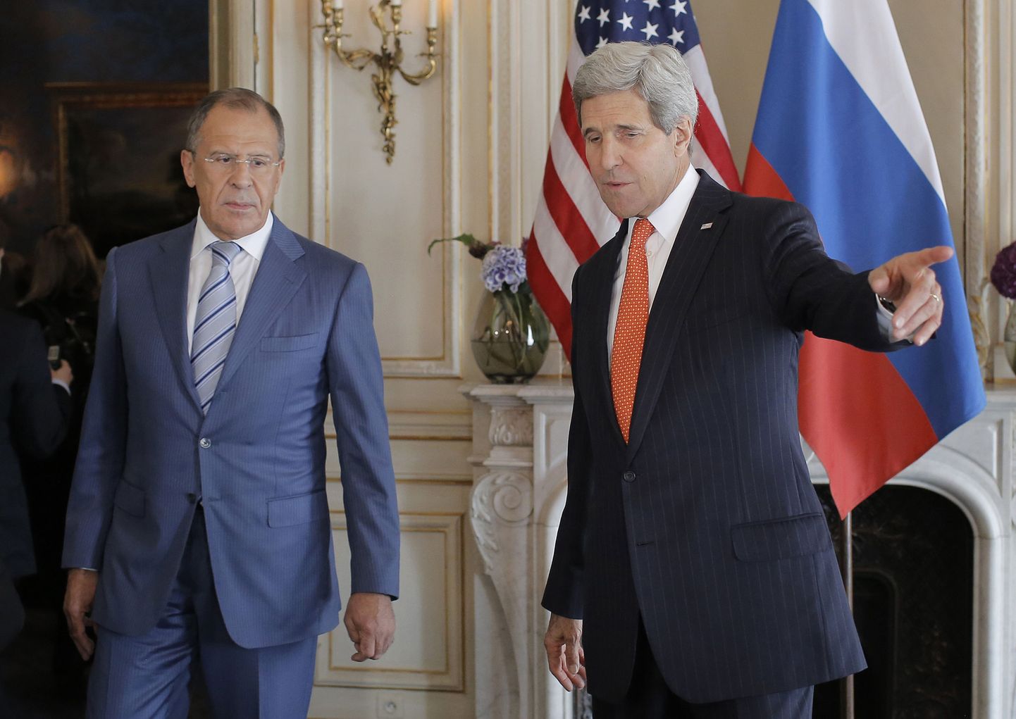 USA välisminister John Kerry (paremal) koos Vene esidiplomaadi Sergei Lavroviga 5. juunil Pariisis.