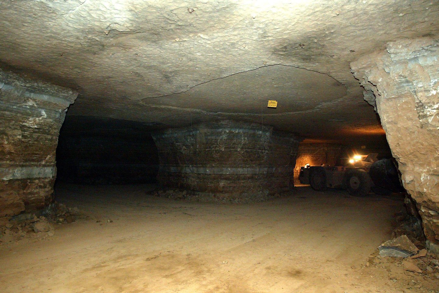 Suur osa Ida-Virumaast on alt tühjaks kaevandatud.