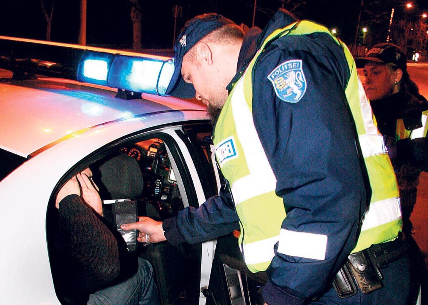 Narkomaane ja kaubitsejaid jääb politseile pihku rutiinse kontrolli käiguski.